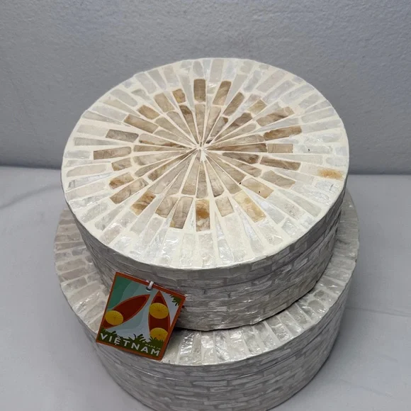 Mother Of the pearl Round Box, Handmade Mother Of Pearl Storage Box, Decor Box